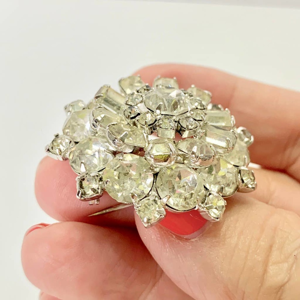Weiss VTG Rhinestone Brooch Excellent Condition! - Picture 6 of 9